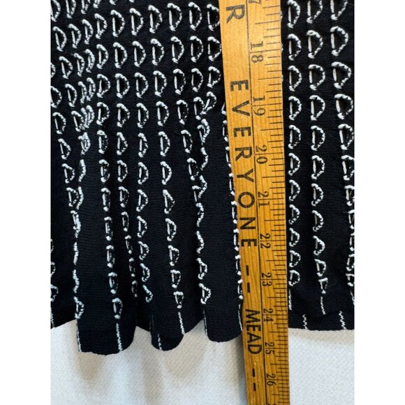 Ann Taylor Women's Tank Top Stretch Size SP Black White Embroidered Sleeveless - Picture 6 of 10